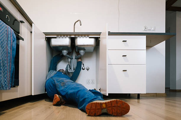Professional Emergency Plumber technician working in Oakley, UT